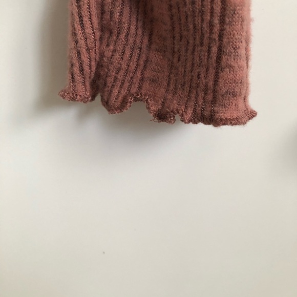 Forever 21 Ribbed Crop Top - Picture 4 of 5